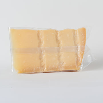Formaggio delle Vacche Rosse oltre 24 mesi